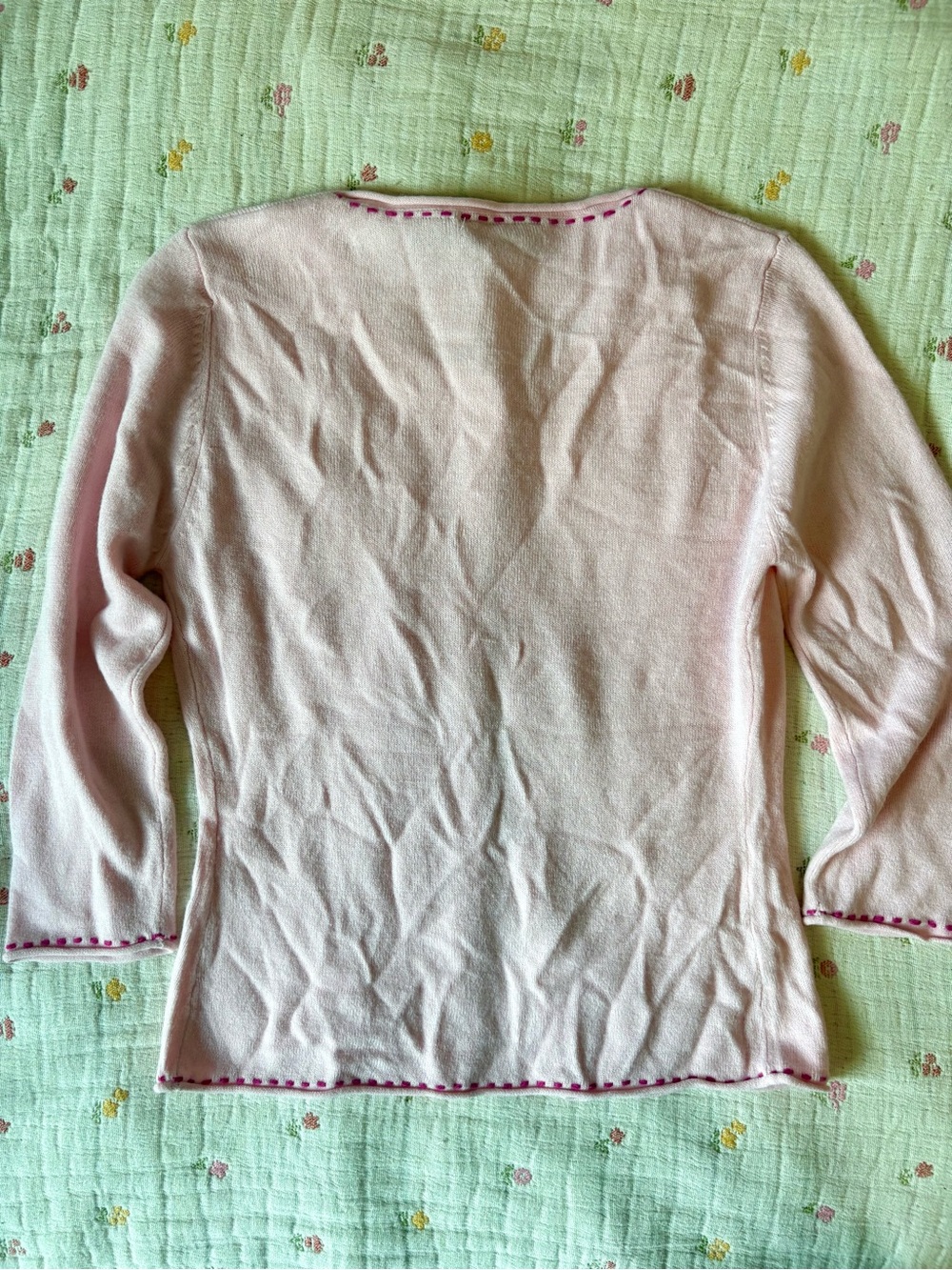 Gorgeous Vintage Pink Embroidered Flower Cardigan - Picture 7 of 8